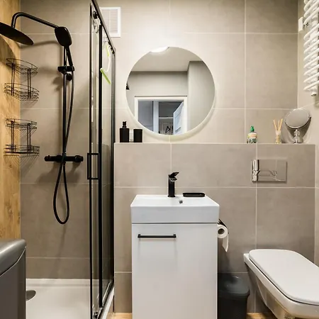 Apartamento Wola Homely By Bookinghost